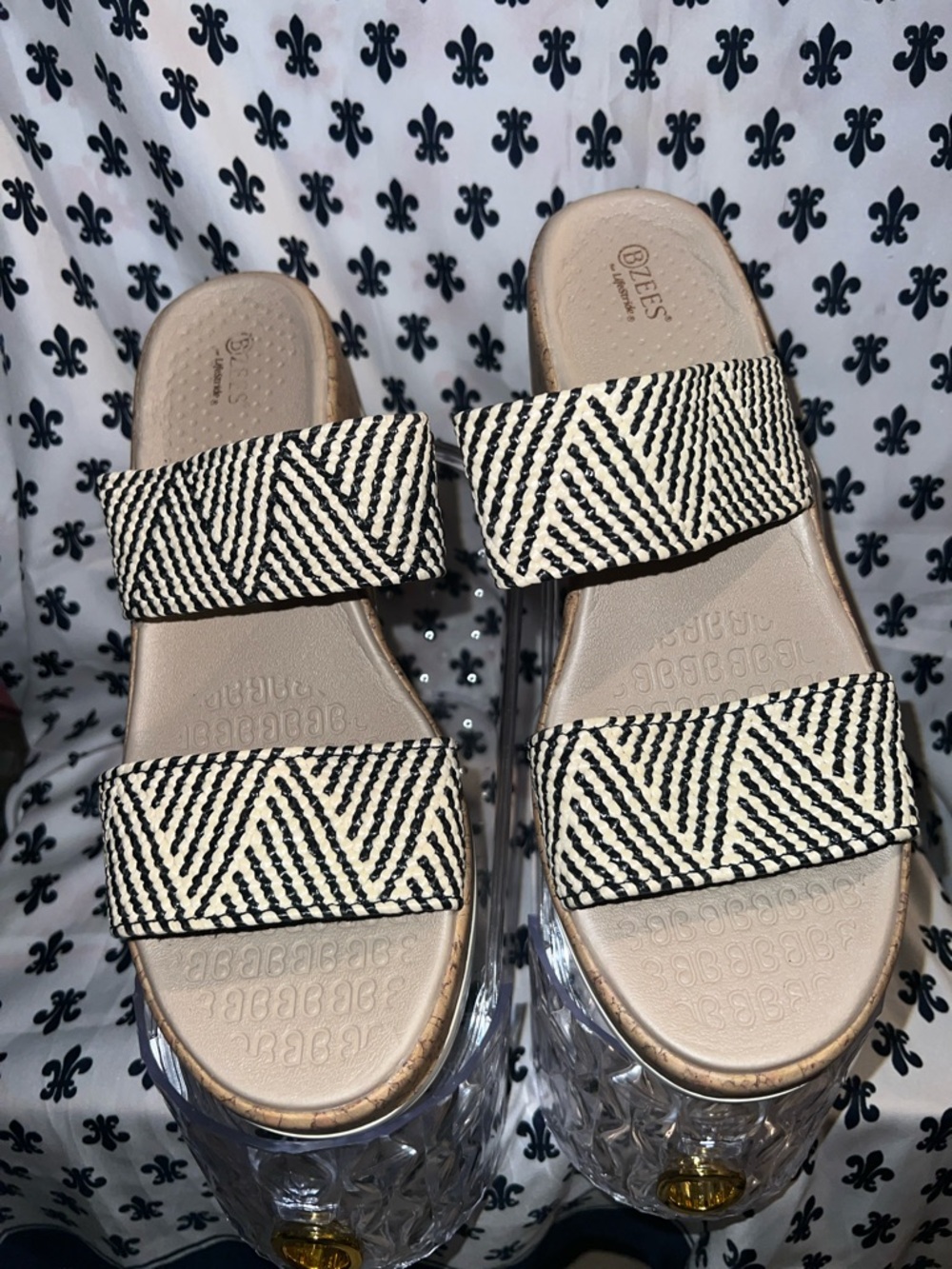 Women’s Beige Slide Sandals with Black Chevron Straps